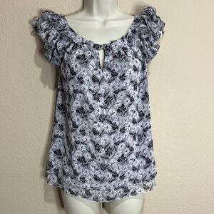 Banana Republic Ruffled Cut Out Blouse, Size XS, EUC